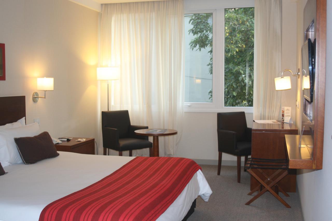 Howard Johnson Hotel Yerba Buena Buitenkant foto